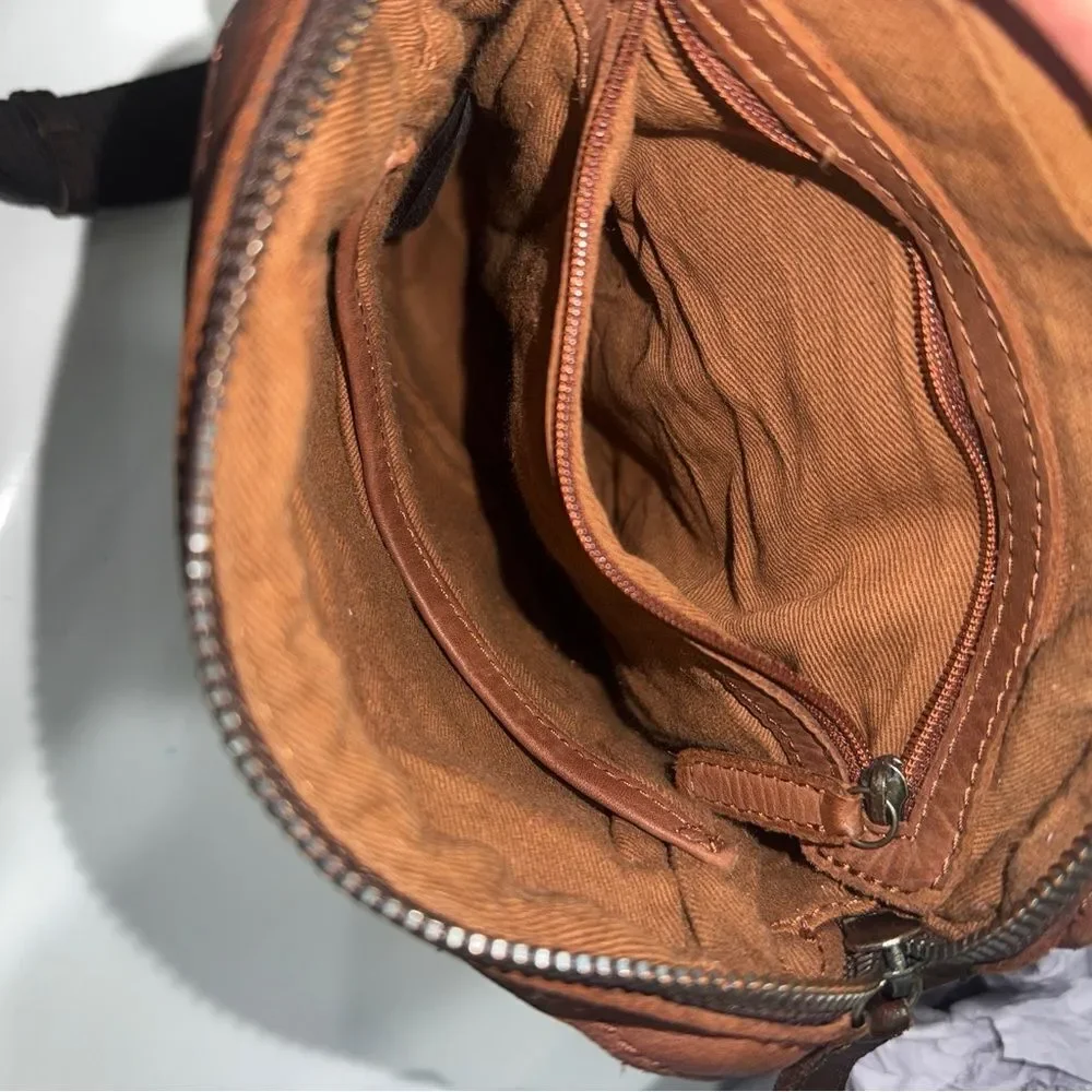Handmade Brown Leather Crossbody Bag (Unisex) brand new!